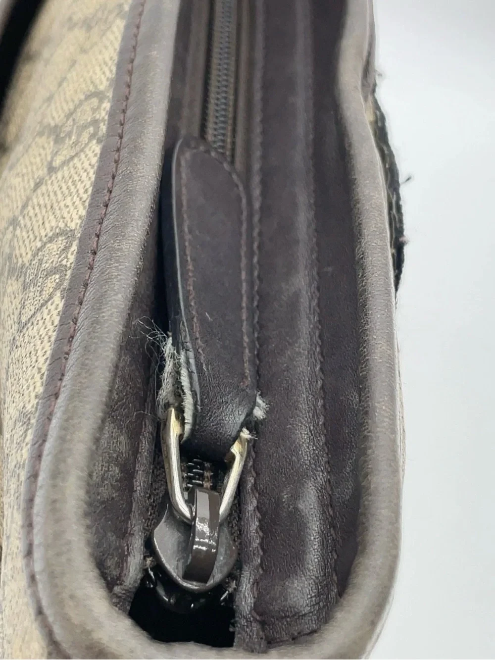 Gucci Brown GG Supreme Canvas Messenger Bag with Tiger Patch
